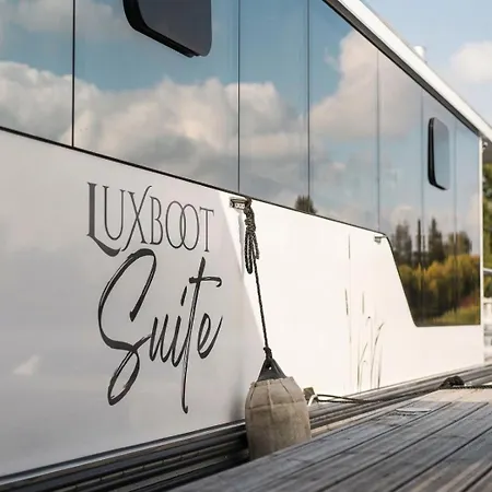 ספינת מלון Lieblingsplatz - Schwimmende Luxsuite Elbe-Parey