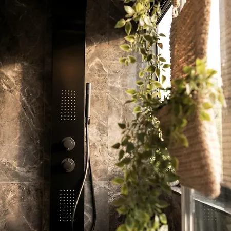 Lieblingsplatz - Schwimmende Luxsuite Elbe-Parey