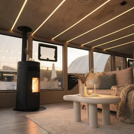 Lieblingsplatz - Schwimmende Luxsuite