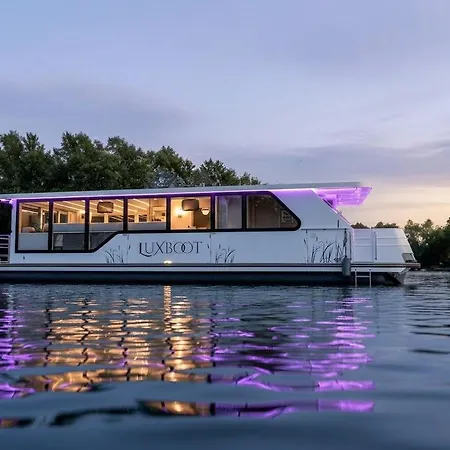 ספינת מלון Lieblingsplatz - Schwimmende Luxsuite Elbe-Parey