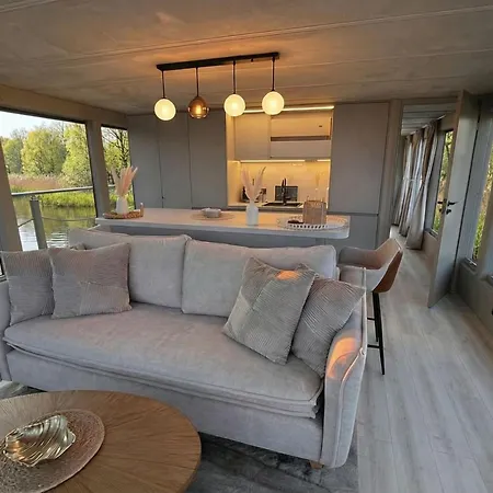 Botel Lieblingsplatz *