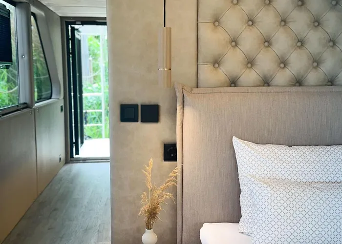 Lieblingsplatz - Schwimmende Luxsuite